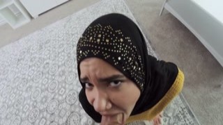 arab girl naudi nala gets 1000 bucks for a bj